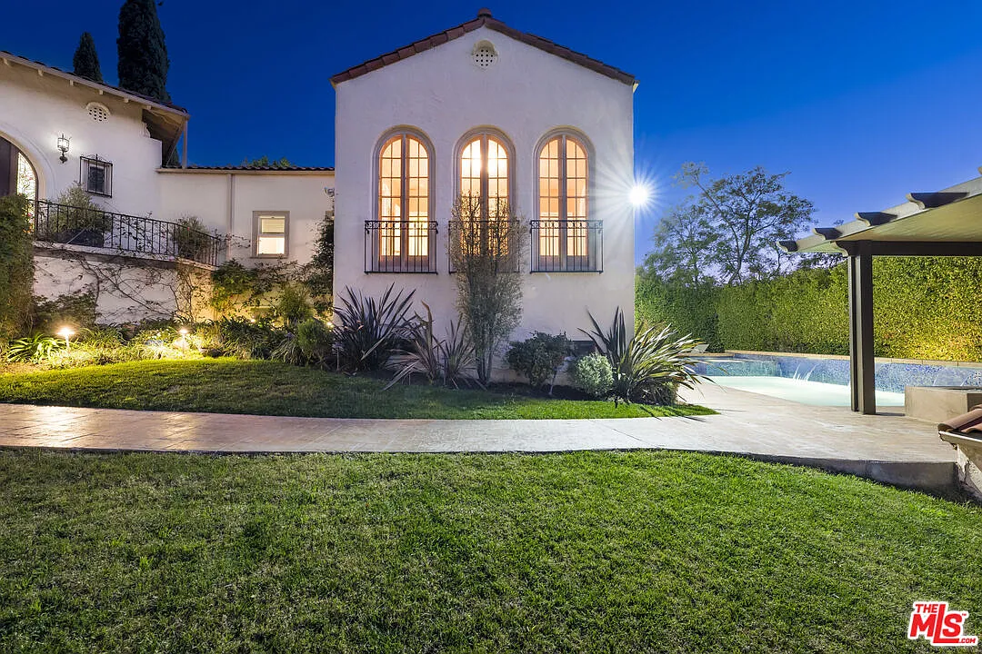 4 bed, 3.0 bath, 2279 sqft, $9,995 — Photo 4