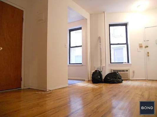 Rented by Bond New York | media 25