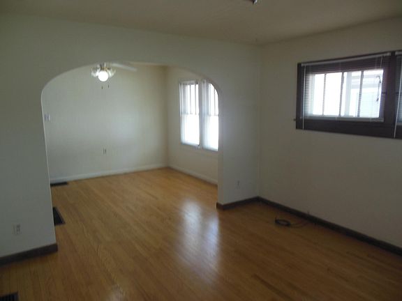 3rd image of 6008 N College Ave