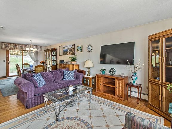 3rd image of 62 Barry Pl