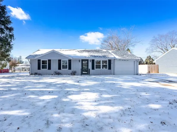 107 Saint Thomas Dr, Godfrey, IL 62035