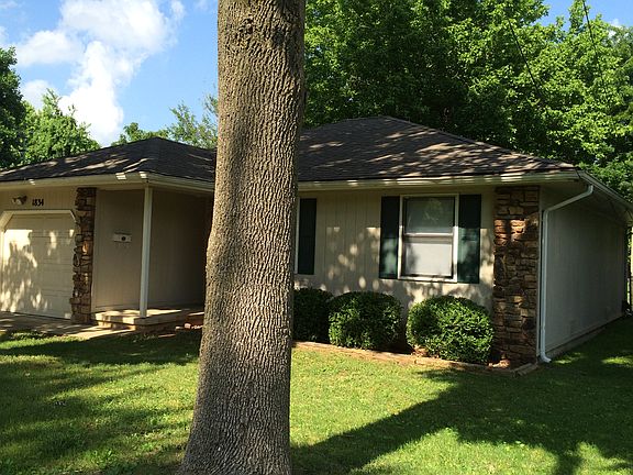 3rd image of 1834 N Drury Ave