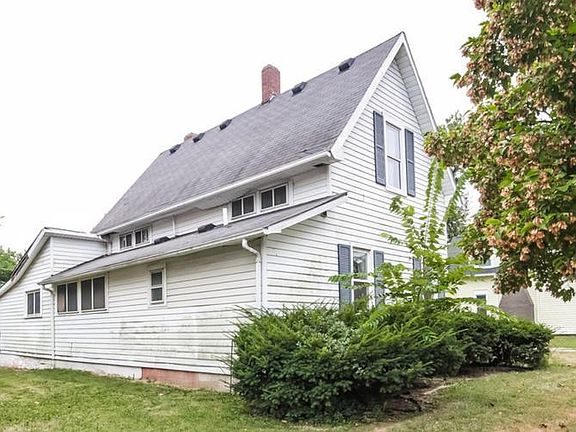 3rd image of 1239 Clinton St