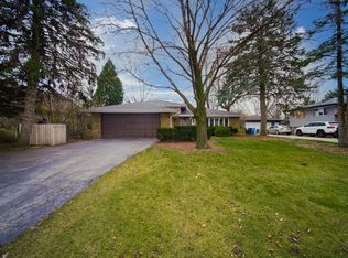 7825 W 101st St, Palos Hills, IL