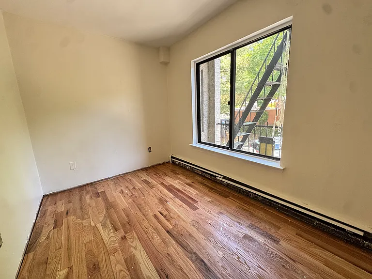 37 Odell Ave #1DD — Photo 2