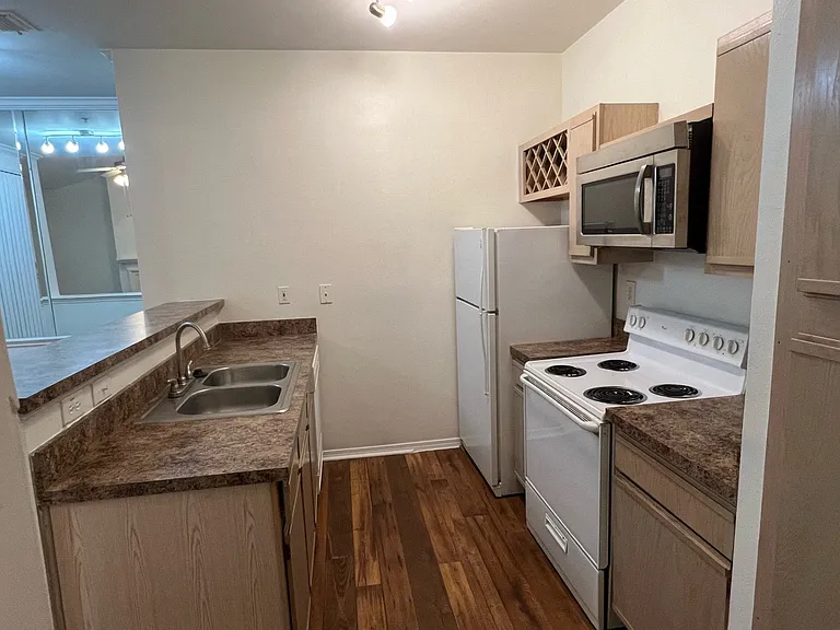 Wesley St. James Apartments at Sandy Springs — Photo 75