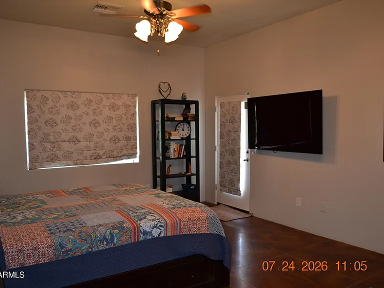 5914 E Broadway Ave — Photo 16