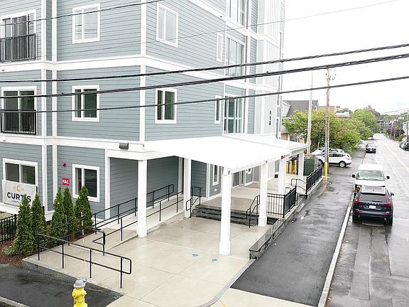 2nd image of 2-118 Old Colony Ave #2