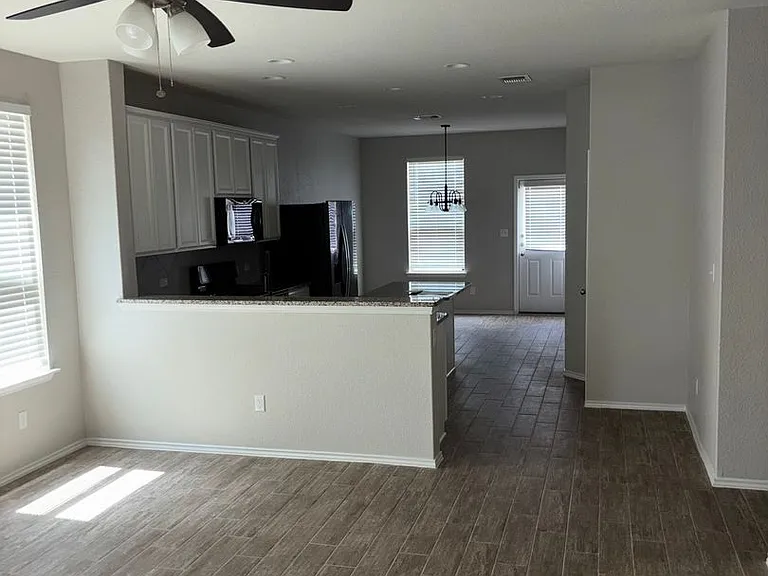 1101 Cliffbrake Way — Photo 9