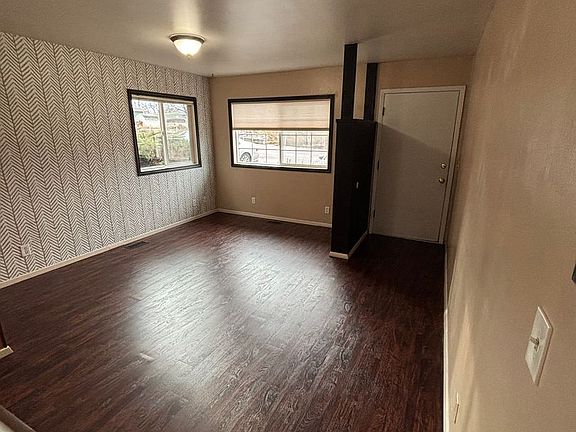 2nd image of 520 Schilling St #5