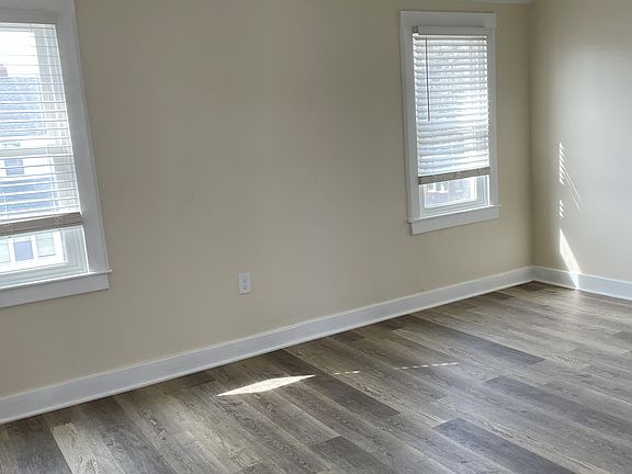 Bedroom 2 (was two bedrooms, so a larger one bedroom)