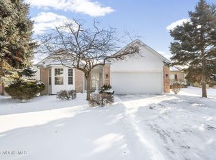 4807 Port Dr, Maumee, OH 43537