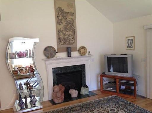 2nd image of 19 Preston Pl