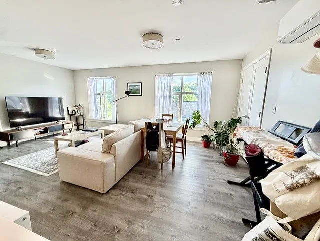 882 Massachusetts Ave #4D — Photo 10