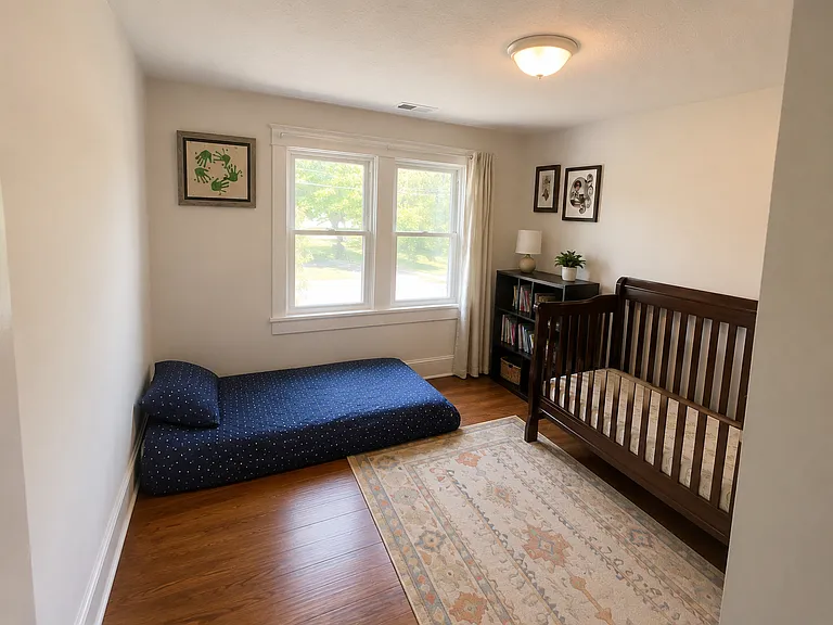 923 E Cork St — Photo 8