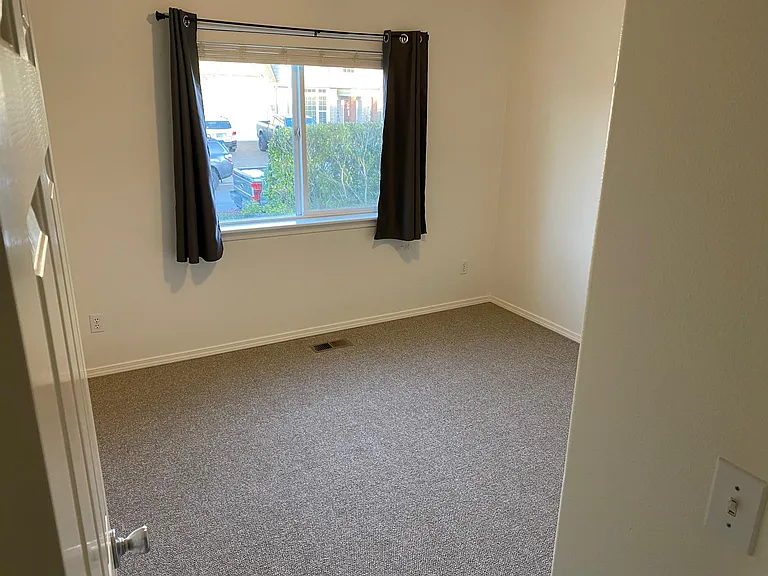 2108 NW Violet Ave — Photo 5