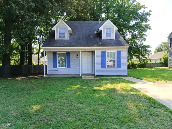 24 Countryside Dr, Jackson, TN 38305