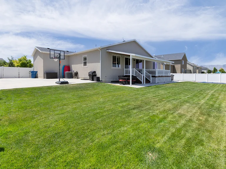183 E Lake View Dr — Photo 41