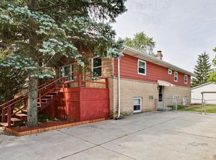 1624 Grove Dr, Round Lake Beach, IL 60073