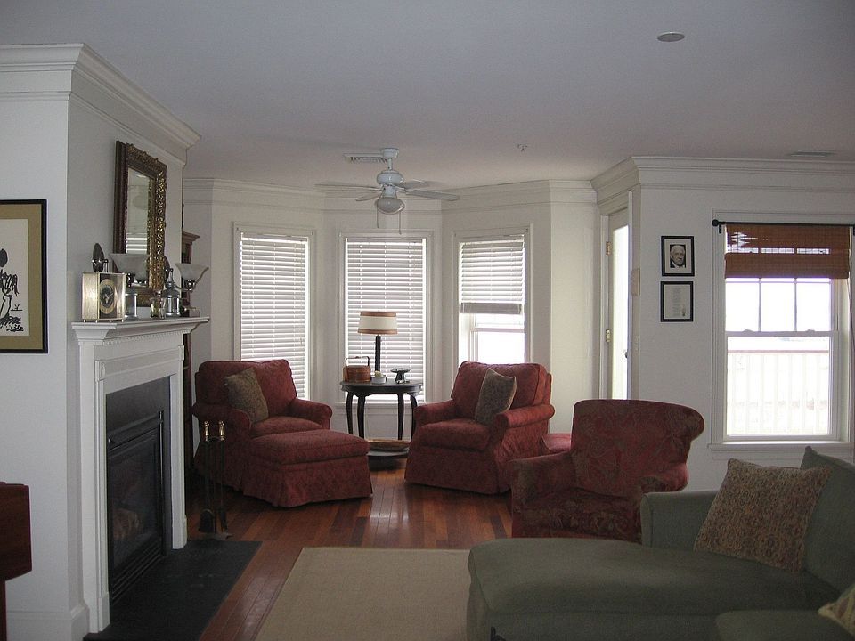 living room off MSTERBDRM