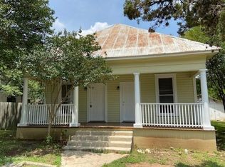 1018 Chestnut St, San Marcos, TX 78666