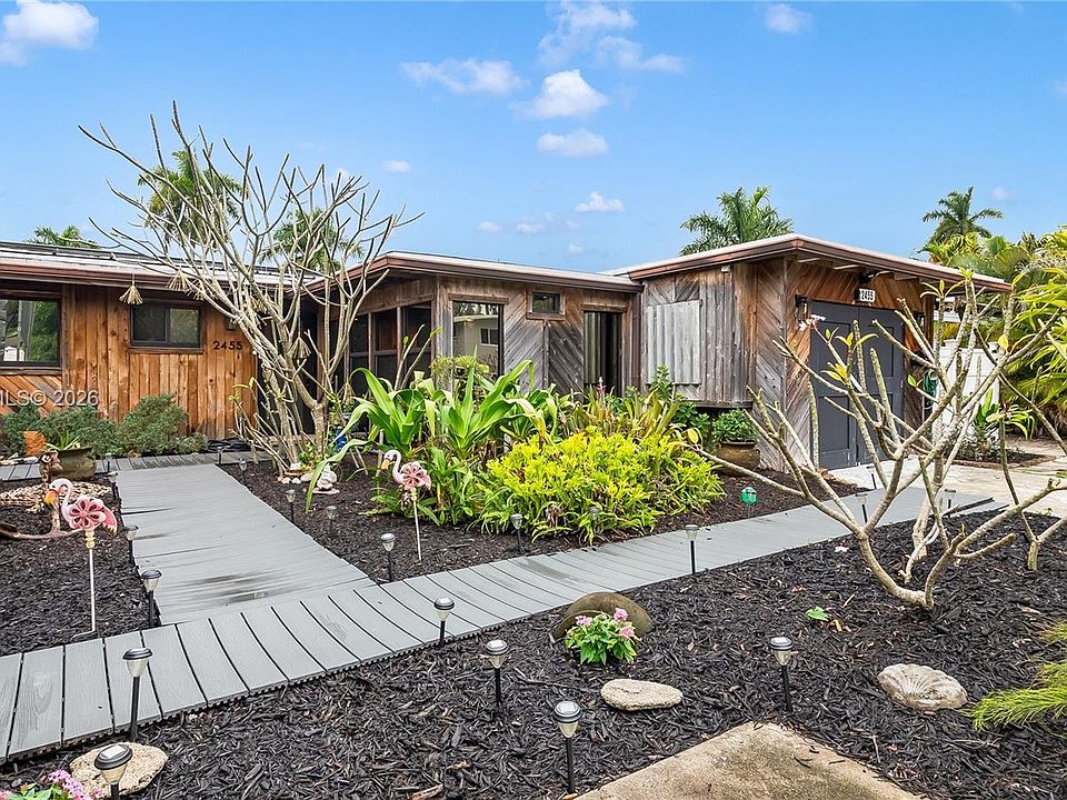 1st image of 2455 Flamingo Ln