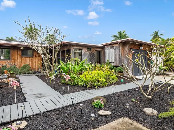 2455 Flamingo Ln, Fort Lauderdale, FL 33312