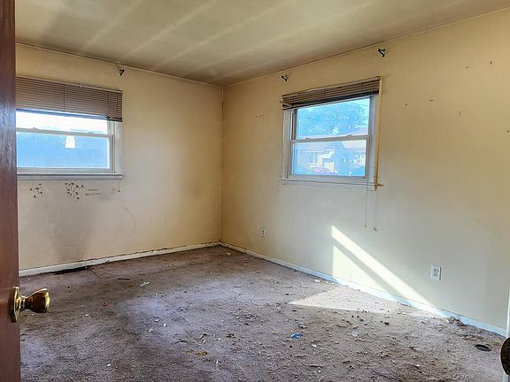 5th image of 7337 Pleasant Ave
