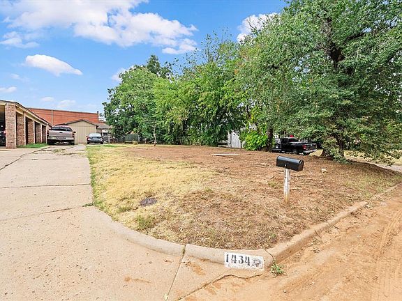 4th image of 1434 SW 28th St