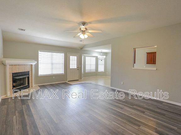 3rd image of 1907 Columbus Rd