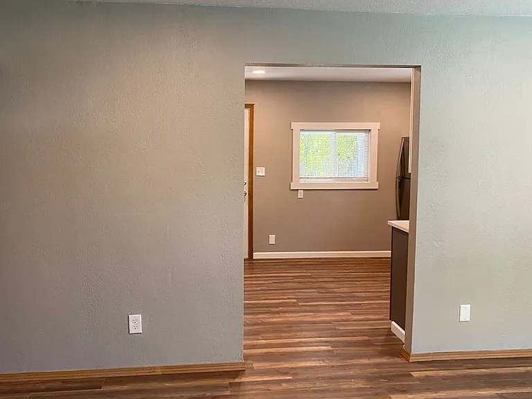 407 S 5th St — Photo 5