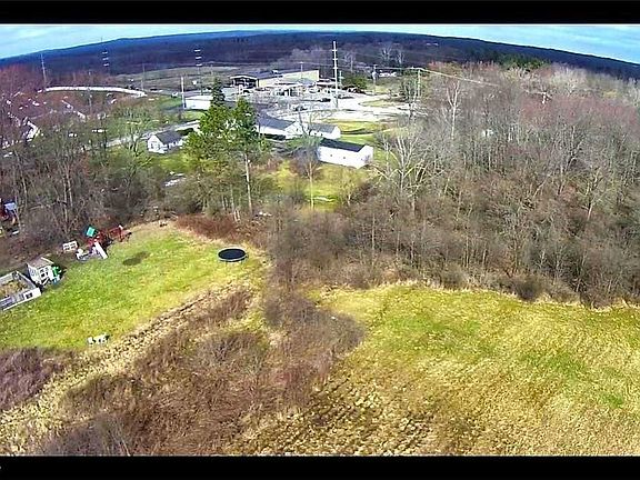 5th image of 532 Portage Trail Ext W