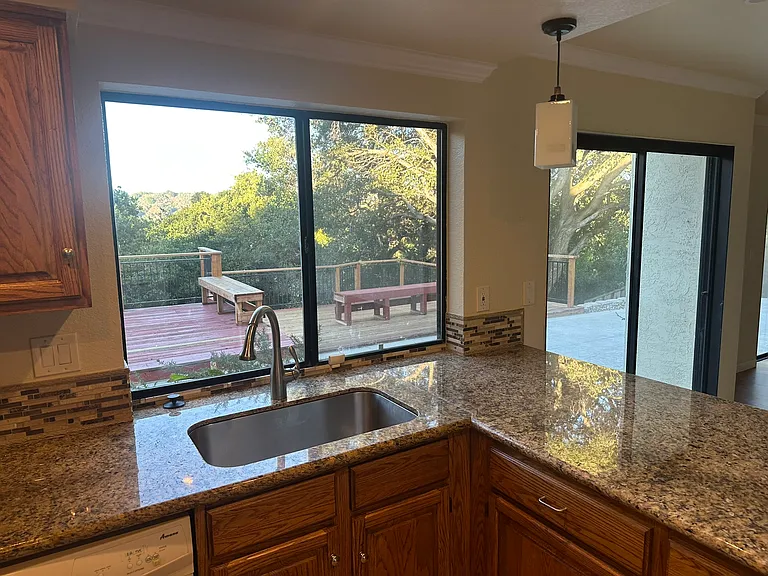 16962 Columbia Dr — Photo 9