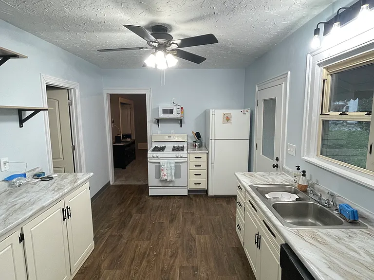 2550 Stoney Ridge Rd #2 — Photo 2