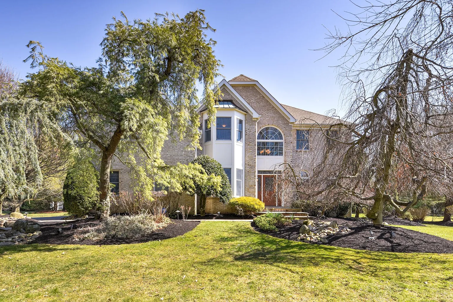 6 N Longfellow Dr photo 1