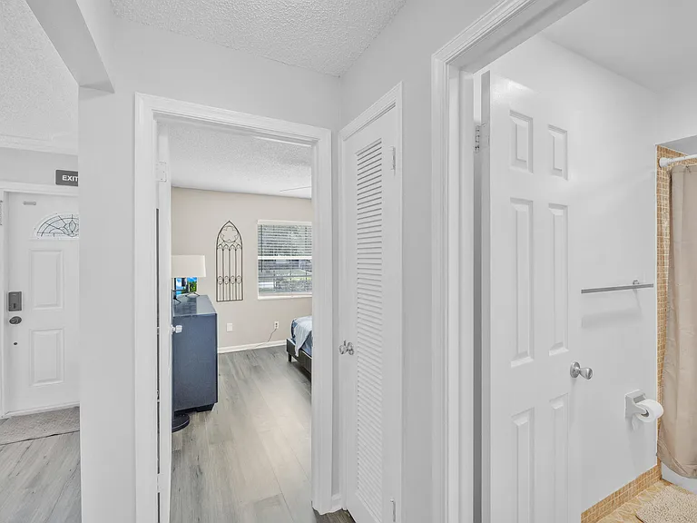 1350 Riverside Cir #2 — Photo 25