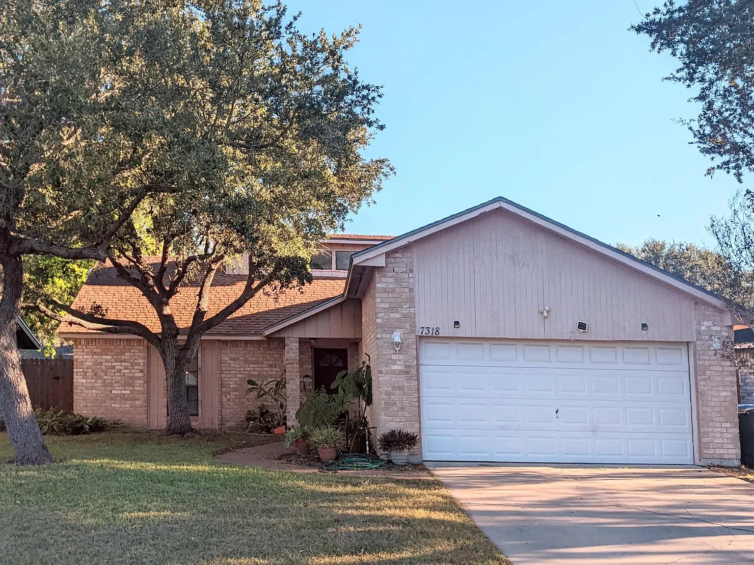 3 bed, 1226 sqft, $1,850 — Photo 2