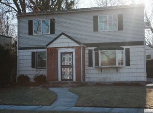 2017 Amherst Ave, Valley Stream, NY 11580