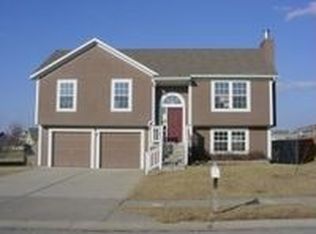 10210 E 222nd St, Peculiar, MO 64078