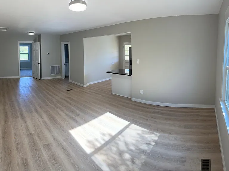 6690 Idols Rd — Photo 17