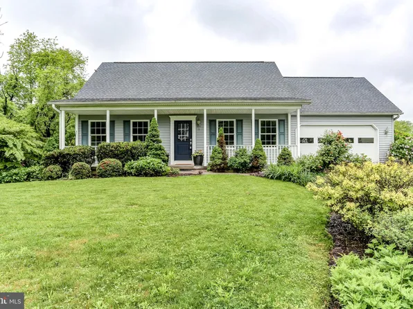 501 Windsor Dr, Middletown, PA 17057