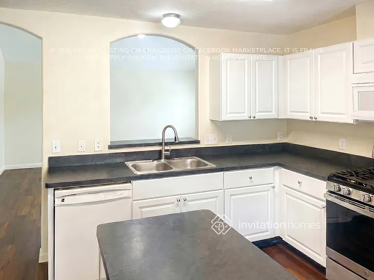 8567 Chaletford Dr — Photo 5