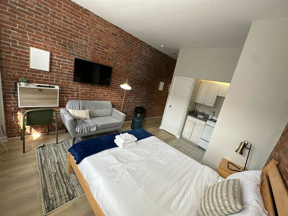 2nd image of 185 Saint Botolph St #6-ID1076784P