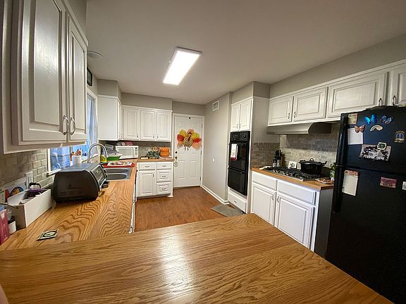 5th image of 2210 Redwood Dr