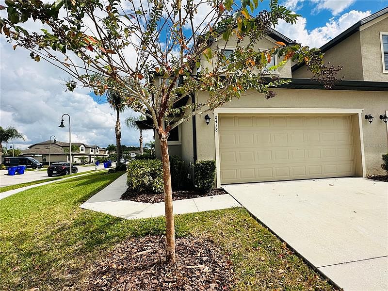 1st image of 2458 Seven Oaks Dr