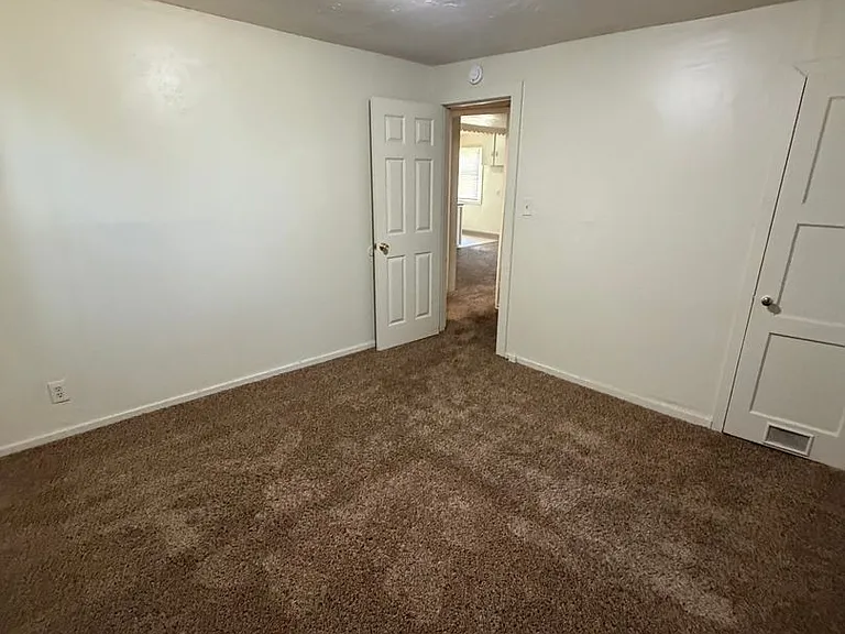 2735 N Central Ave — Photo 7