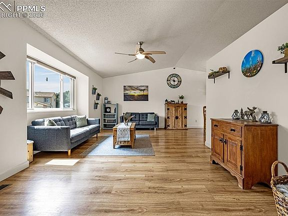 2nd image of 1240 Quinlan Ct