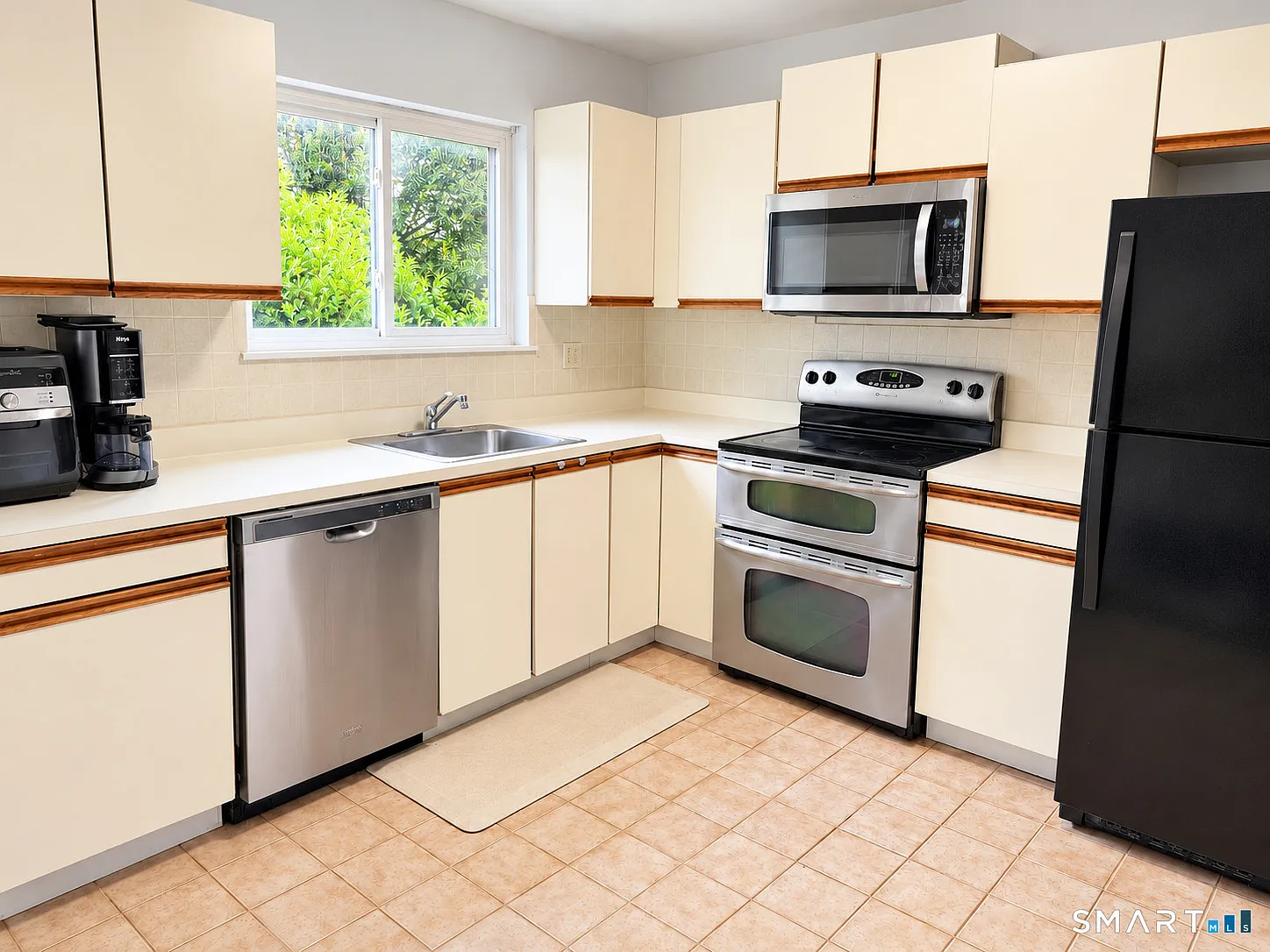 2 bed, 1.5 bath, 1260 sqft, $3,000 — Photo 4