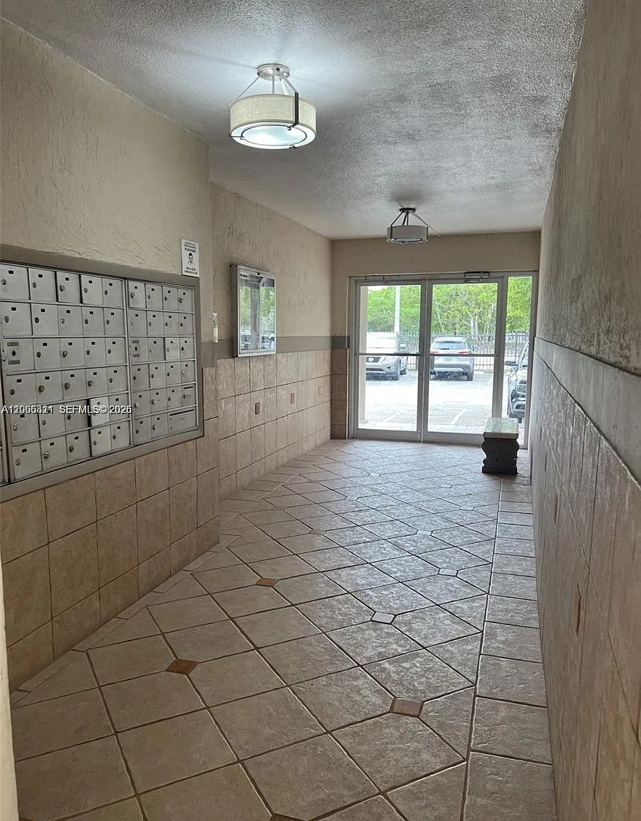 El Lago Condo — Photo 4