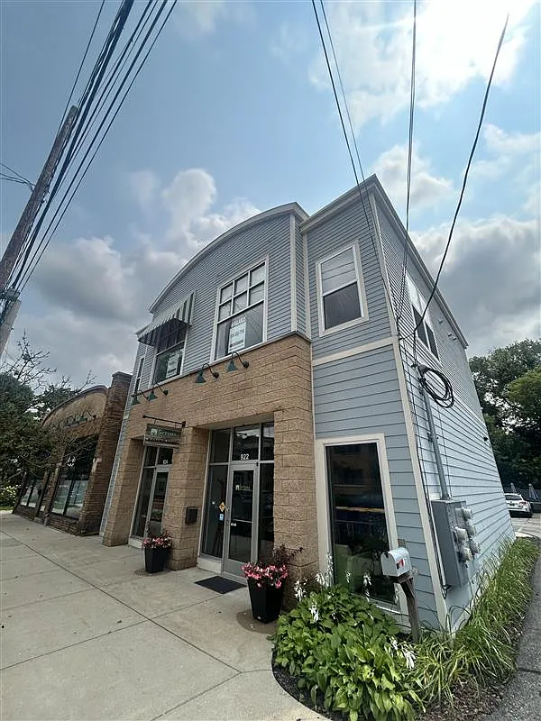 3 bed, 1226 sqft, $2,550 — Photo 1
